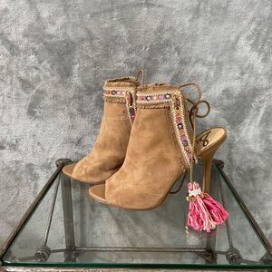 Sam Edelman Artie 2 Suede leather Open Toe Heeled Booties With Tassels. Size 8.